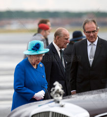 Berlin  Deutschland  Ankunft von Queen Elisabeth II. am Flughafen Berlin-Tegel