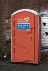 Berlin  Deutschland  Halenseestrasse  mobile Toilette