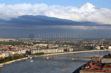 Budapest  Ungarn  Blick vom Gellertberg auf den Stadtteil Pest