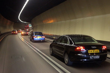 Hong Kong  China  Autos im Cross-Harbour Tunnel