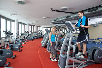 Freiburg  Deutschland  Kunden im Fitnessstudio Easy Sports