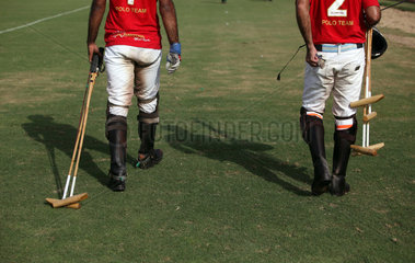 Dubai  Vereinigte Arabische Emirate  Polospieler und Poloschlaeger