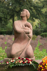 Karlsruhe  Deutschland  Denkmal fuer die Luftkriegsopfer im Zweiten Weltkrieg