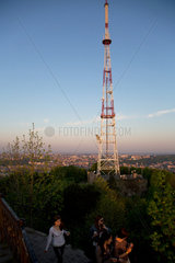 Lemberg  Ukraine  der Fernsehturm von Wysokyi Samok bei Sonnenaufgang