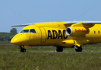 Duesseldorf  Deutschland  ein ADAC Ambulance Jet auf dem Flughafen Duesseldorf