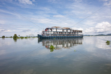 Jayavarman Schiff auf dem Tonle Sap