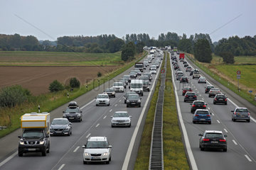 Neuruppin  Deutschland  zaehfliessender Autoverkehr auf der A24