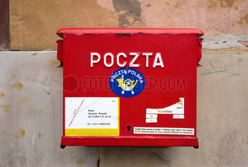 Posen  Polen  ein roter Briefkasten der Polnischen Post