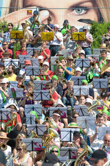 Dresden  Deutschland  Blasorchester spielt zum Abschlussgottesdienst des 33. Evangelischen Kirchentages