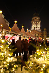 Berlin  Deutschland  Weihnachtsmarkt am Gendarmenmarkt