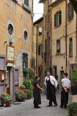 Cortona  Italien  Personal eines Restaurants bei einer Pause