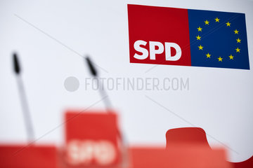 Berlin  Deutschland - Rotes Rednerpult in der SPD-Zentrale.