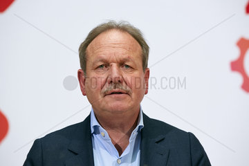 Berlin  Deutschland - Frank Bsirske  Vorsitzender der Gewerkschaft VerDi.
