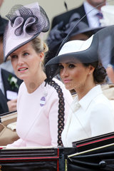 Royal Ascot  Grossbritannien  Sophie  Herzogin von Wessex (links) und Meghan  Herzogin von Sussex