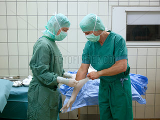 Essen  Deutschland  Operationsvorbereitungen im Krankenhaus