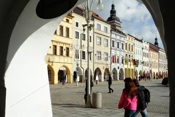 Budweis  Tschechische Republik  Marktplatz mit dem Schwarzen Turm im Hintergrund