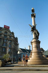 Lemberg  Polen  das Mickiewicz-Denkmal am Mickiewicz Platz im Stadtzentum