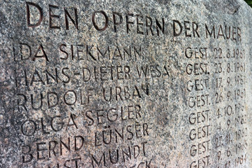 Berlin  Deutschland  Gedenkstein fuer die Maueropfer in der Bernauer Strasse