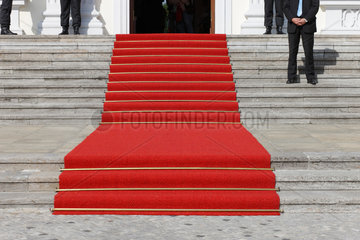 Berlin  Deutschland  roter Teppich auf den Treppenstufen zum Schloss Bellevue