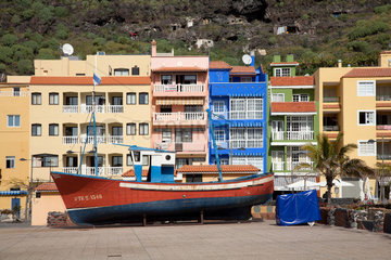 Puerto de Tazacorte  Spanien  Stadtansicht mit Apartmenthaeusern