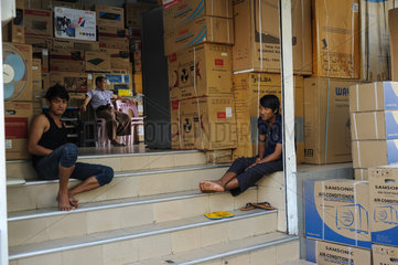 Yangon  Myanmar  Fachhaendler fuer Elektrowaren im Zentrum