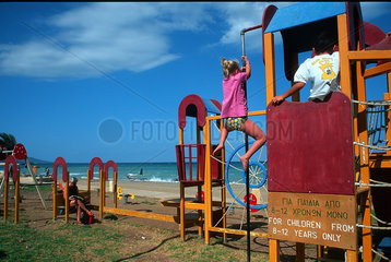Republik Zypern - Kinderspielplatz-Kueste bei Latchi