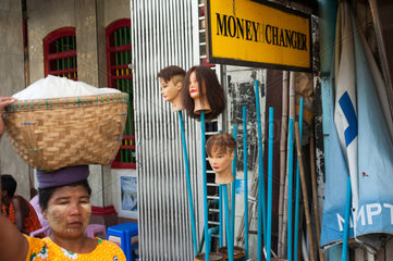 Yangon  Myanmar  Wechselstube
