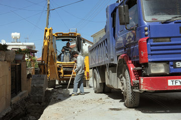 Girne  Tuerkische Republik Nordzypern  Bauarbeiten fuer eine Kanalisation