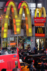 New York  USA  McDonald's am Times Square in Manhattan