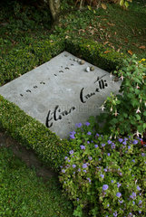 Zuerich  Schweiz  das Grab des Schriftstellers Elias Canetti