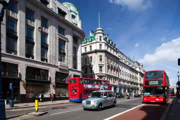 London  Grossbritannien  Strassenverkehr auf der Regent Street