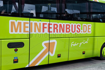 Berlin  Deutschland  Mein Fernbus an der Haltestelle fuer Fernbusse am Bahnhof Berlin Suedkreuz