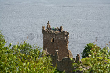 Drumnadrochit  Grossbritannien  Urqhart Castle am oestlichen Ufer des Loch Ness