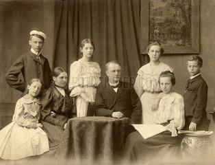 evangelische Pfarrersfamilie  Familienfoto  Fuerth  1901