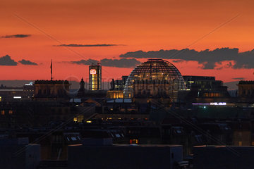 Berlin  Deutschland  Sonnenuntergang ueber Berlin