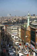Istanbul  Tuerkei  Blick auf den Stadtteil Eminoenue