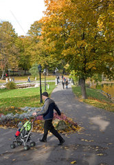 Riga  Lettland  Parkanlage in der Altstadt