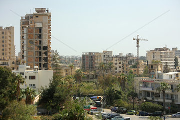 Famagusta  Tuerkische Republik Nordzypern  der verfallene Stadtteil und Hotelbezirk Varosha