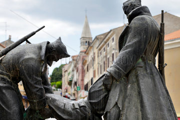 Buje  Kroatien  Denkmal fuer die gefallenen Soldaten und Opfer des Faschismus im nationalen Befreiungskrieg