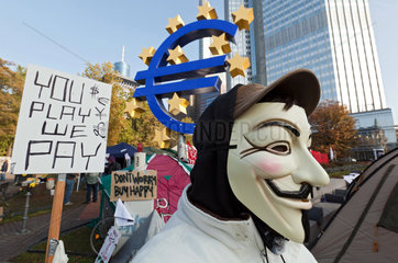 Frankfurt am Main  Deutschland  Anonymous-Aktivist demonstriert vor der EZB