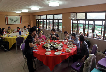 Hong Kong  China  Menschen in einem Restaurant