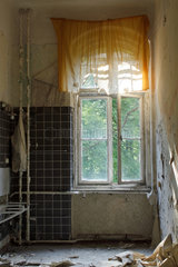 Beelitz  Deutschland  altes Badezimmer in einem Gebaeude der ehemaligen Beelitz-Heilstaetten