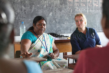 Mullanunai  Sri Lanka  Mitarbeiter bei einer Hygieneschulung