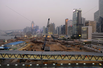 Hongkong  China  Baustelle fuer Landgewinnung in Hongkong Central