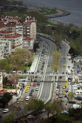 Istanbul  Tuerkei  die Kennedy Caddesi im Stadtteil Bakirkoey