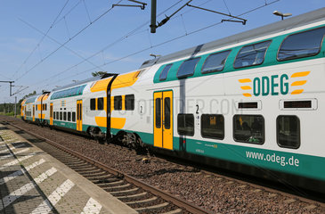 Neustadt (Dosse)  Deutschland  ein Regionalexpress der ODEG im Bahnhof