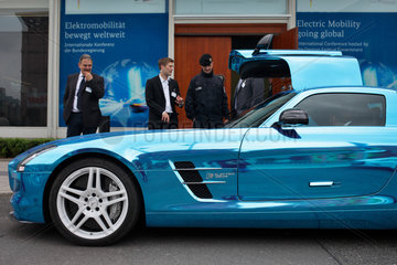 Berlin  Deutschland  ein Mercedes SLS AMG Coupe Electric Drive