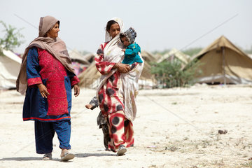 Jaffarabad  Pakistan  Frauen im Fluechtlingslager
