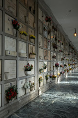 Mailand  Italien  Urnengrabstaette im Cimitero Monumentale