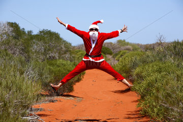 Denham  Australien  Weihnachtsmann im Bush